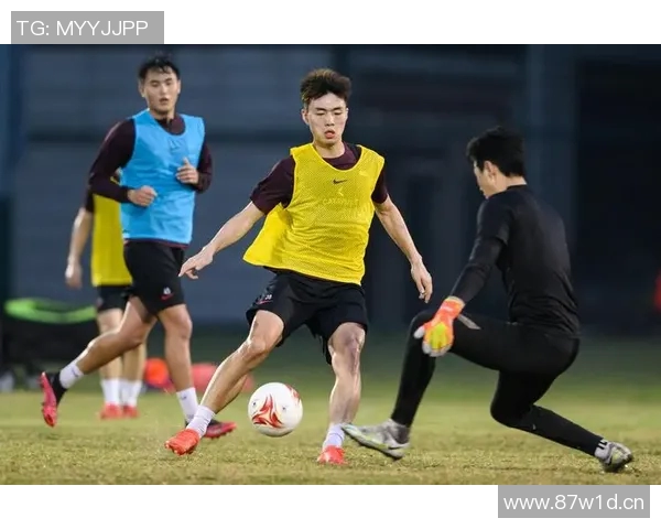 广州足球队边路渗透战术解析与实践探讨